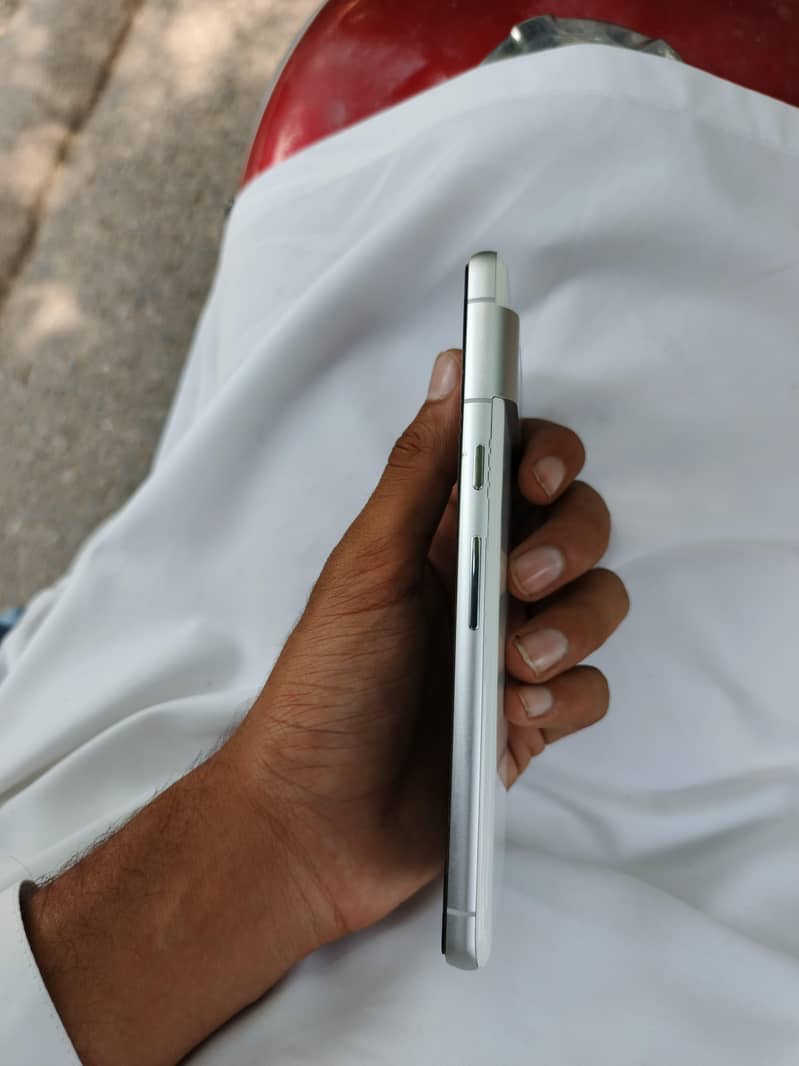 Google Pixel 7 5