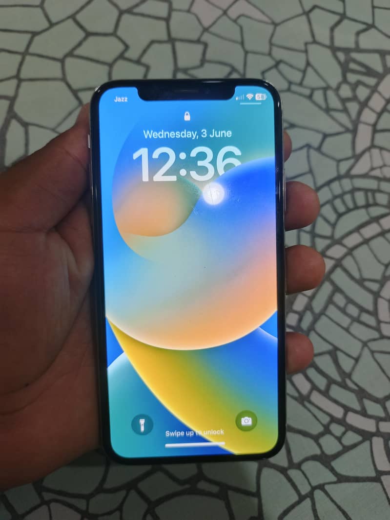 Apple iPhone X 4