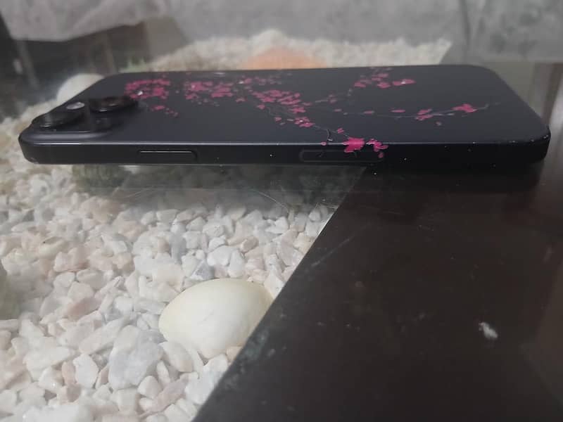 Apple iPhone 15 plus 4