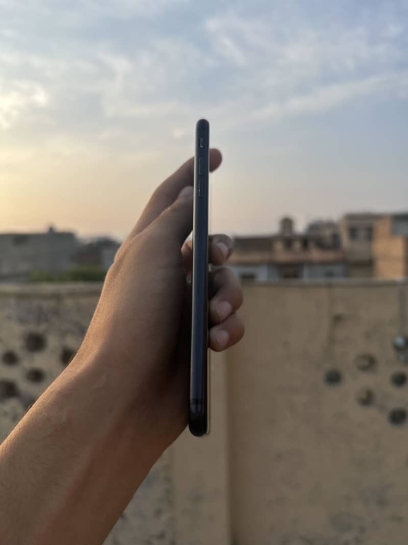 Apple iPhone 7 Plus 0
