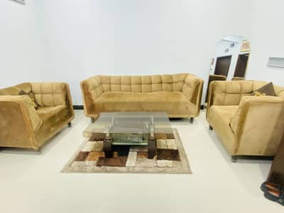 5 seater sofa set and table