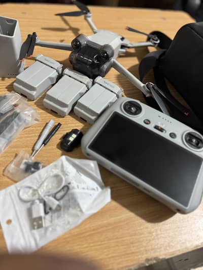 Dji Mini 3 pro with combo pack
