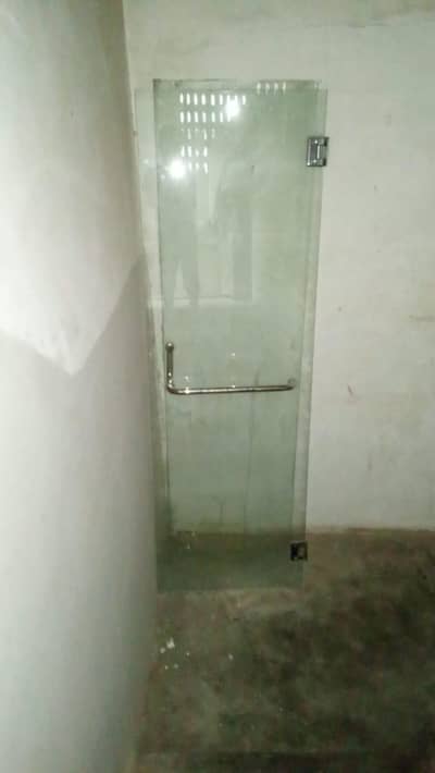 Tempered Glass door 10/10 Condition