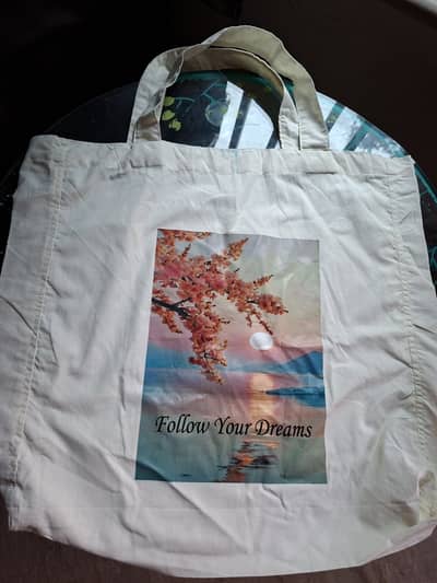 Everyday bags with inspirational vibes.