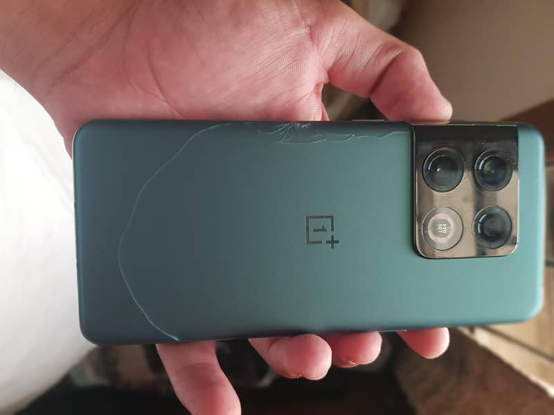 One Plus 10 Pro 1