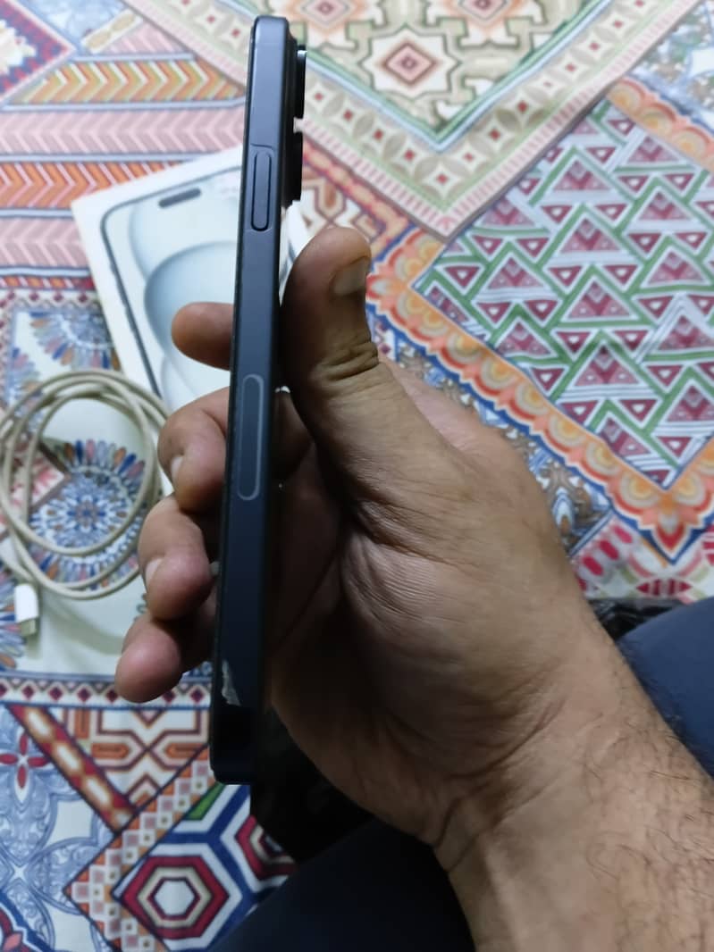 Apple iPhone 15 plus 3