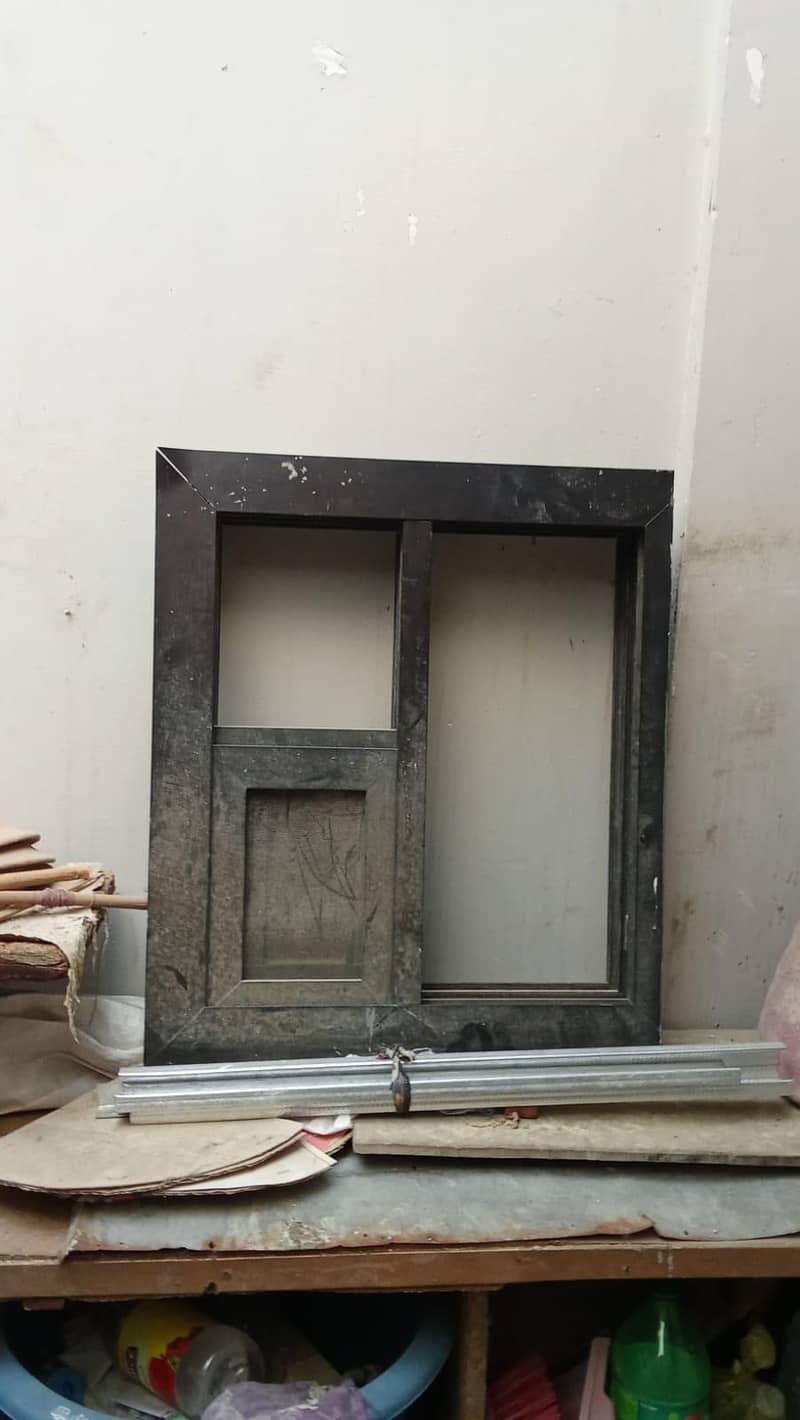 Black Window Frame 9/10 Condition 0
