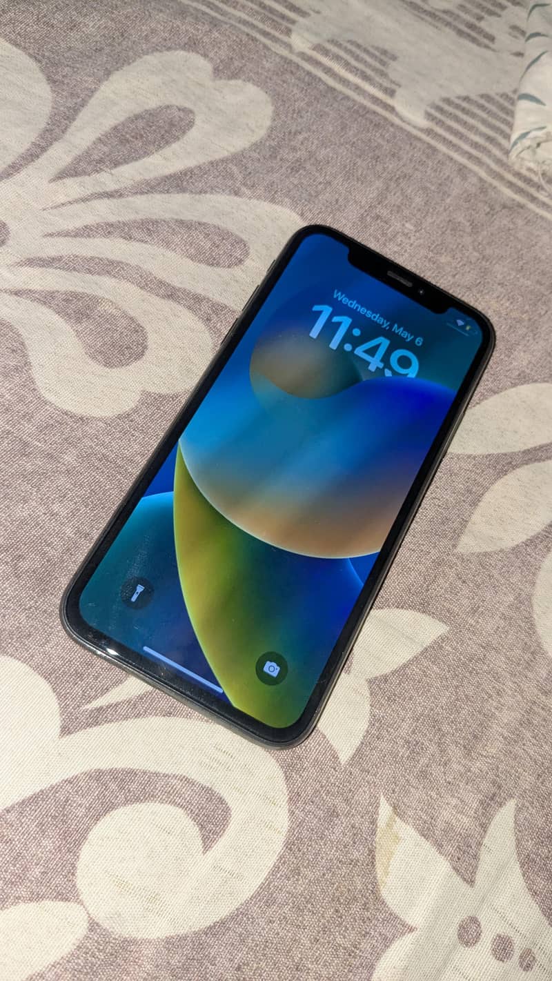 Apple iPhone X 4