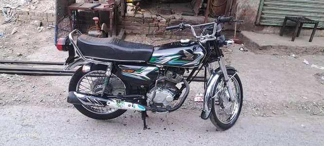 Honda 125 Black