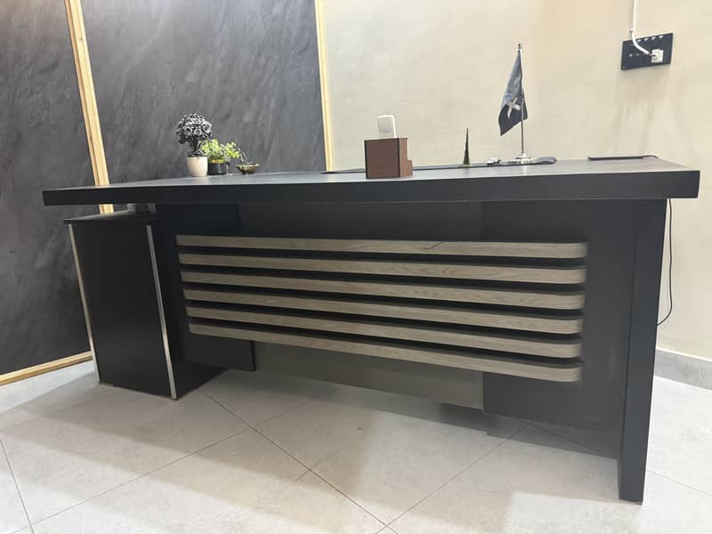 Executive office Table 0