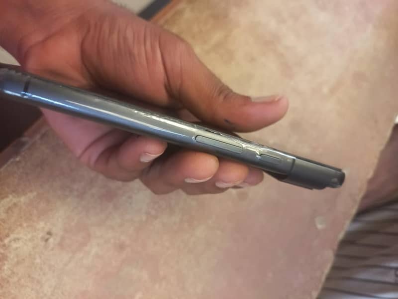 Google Pixel 8 4