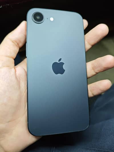 Apple iPhone 16e