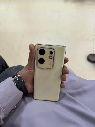 Infinix Zero 30