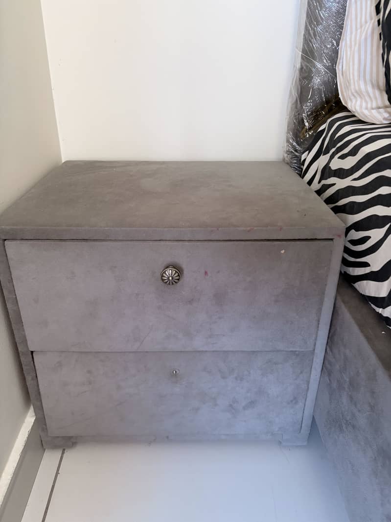 King bed, side table and dressing table 2