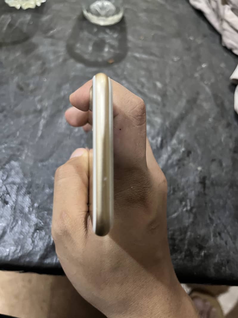 Apple iPhone 7 5