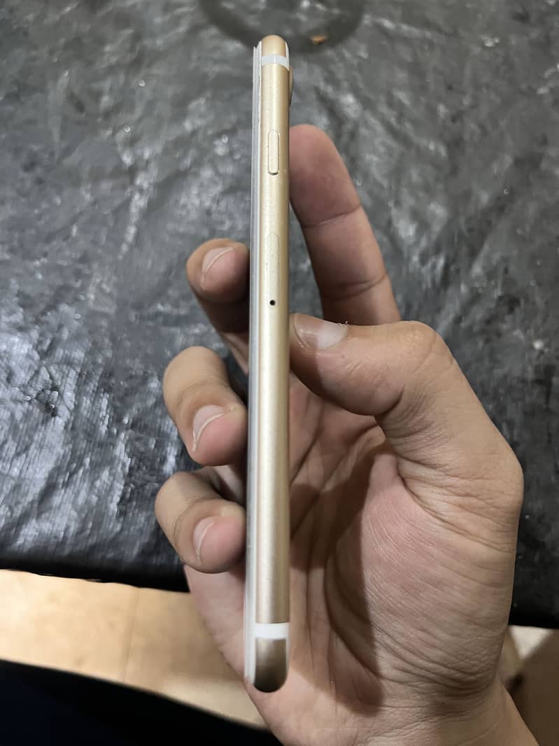 Apple iPhone 7 7
