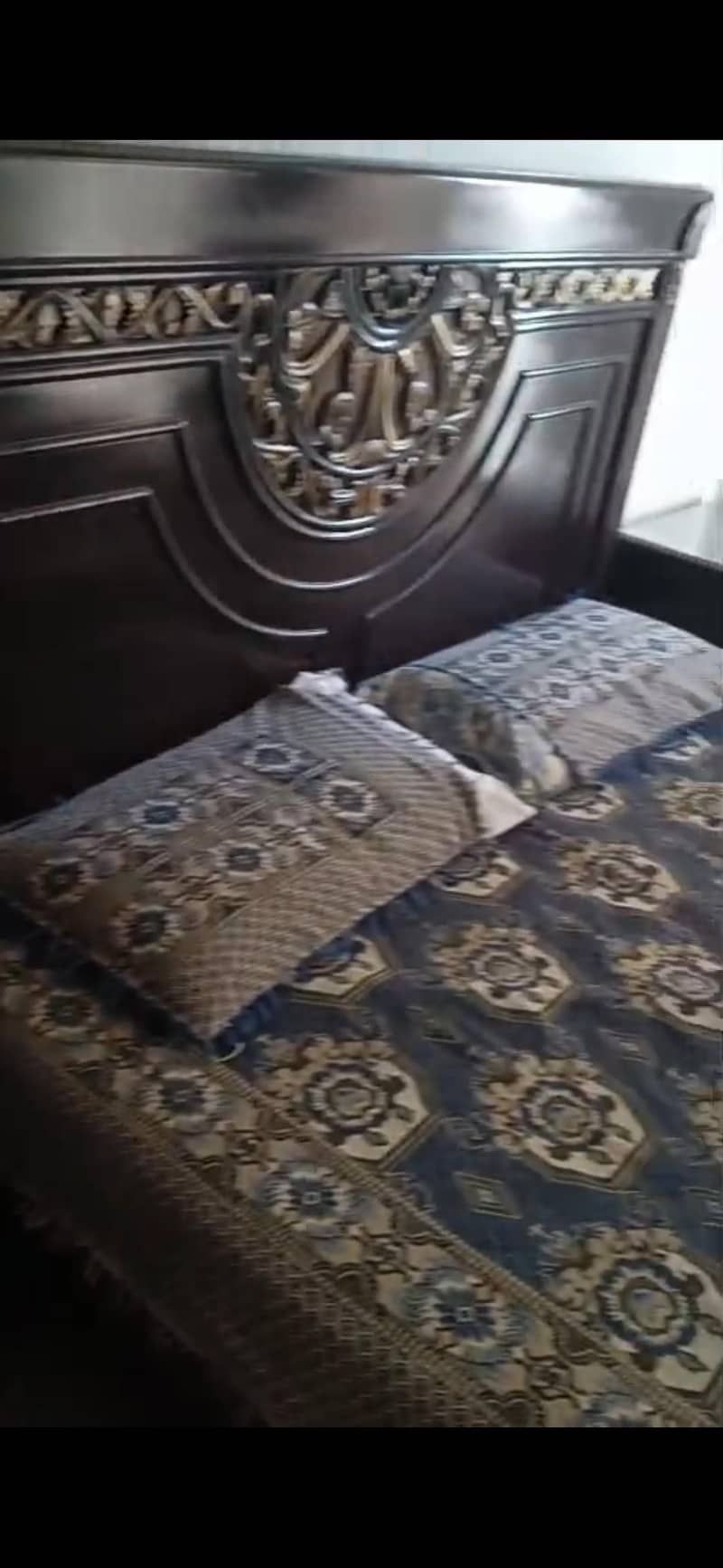 bed dressing with side table 1