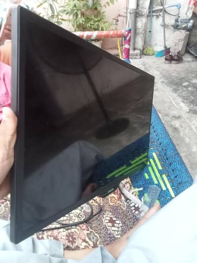 Samsung china 22" LED (Simple) with remote control