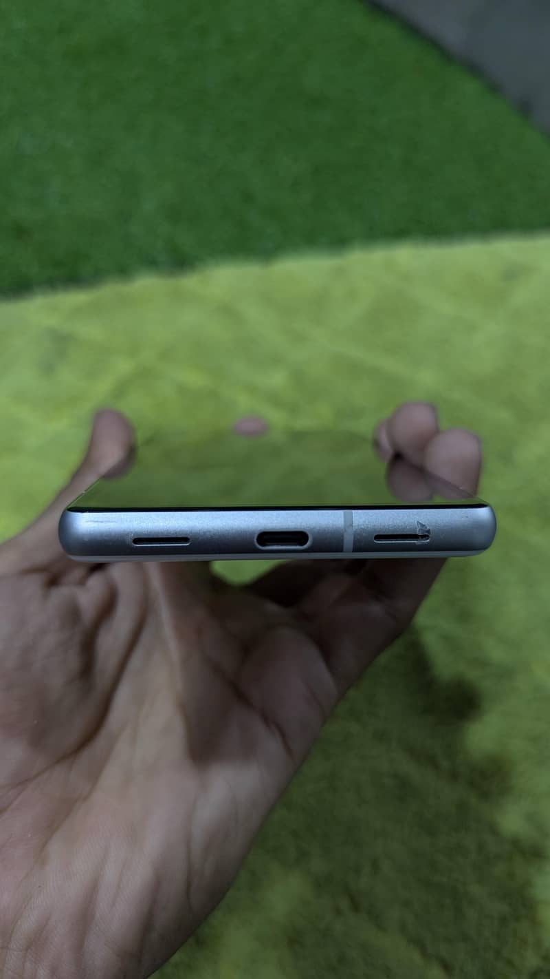 Google Pixel 7a 2
