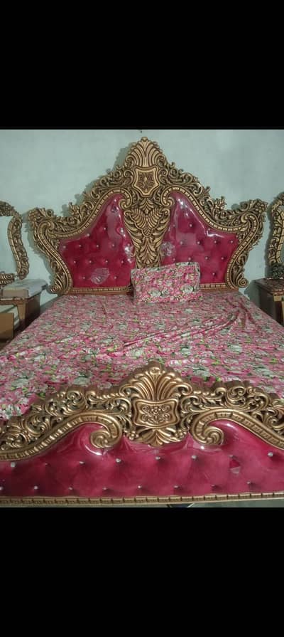 Bed and dressing table for sale