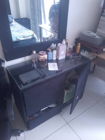 King size bed, side tables and dressing table