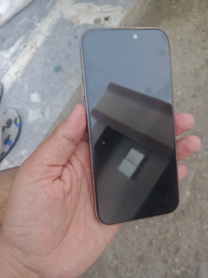 Apple iPhone 16 Pro Max 7