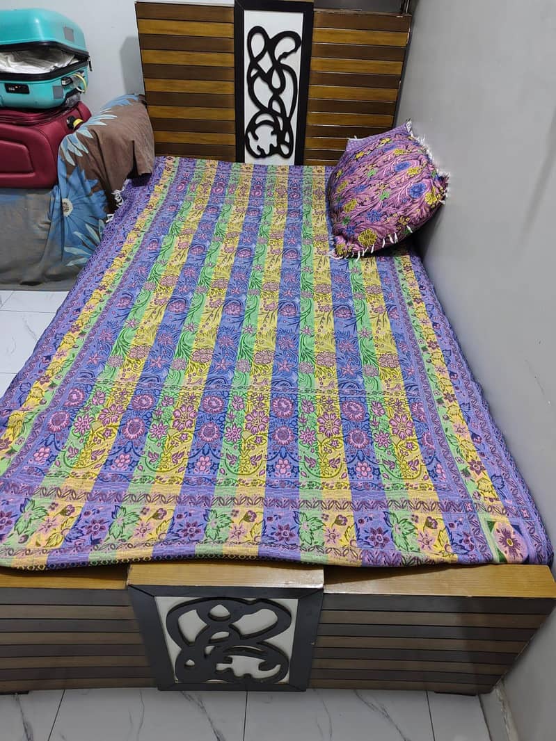 Single Bed 0