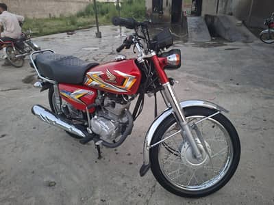 Honda 125 Good condition All decommit caler biometric Available
