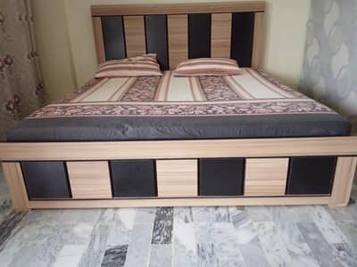 bed 6 by 61/2