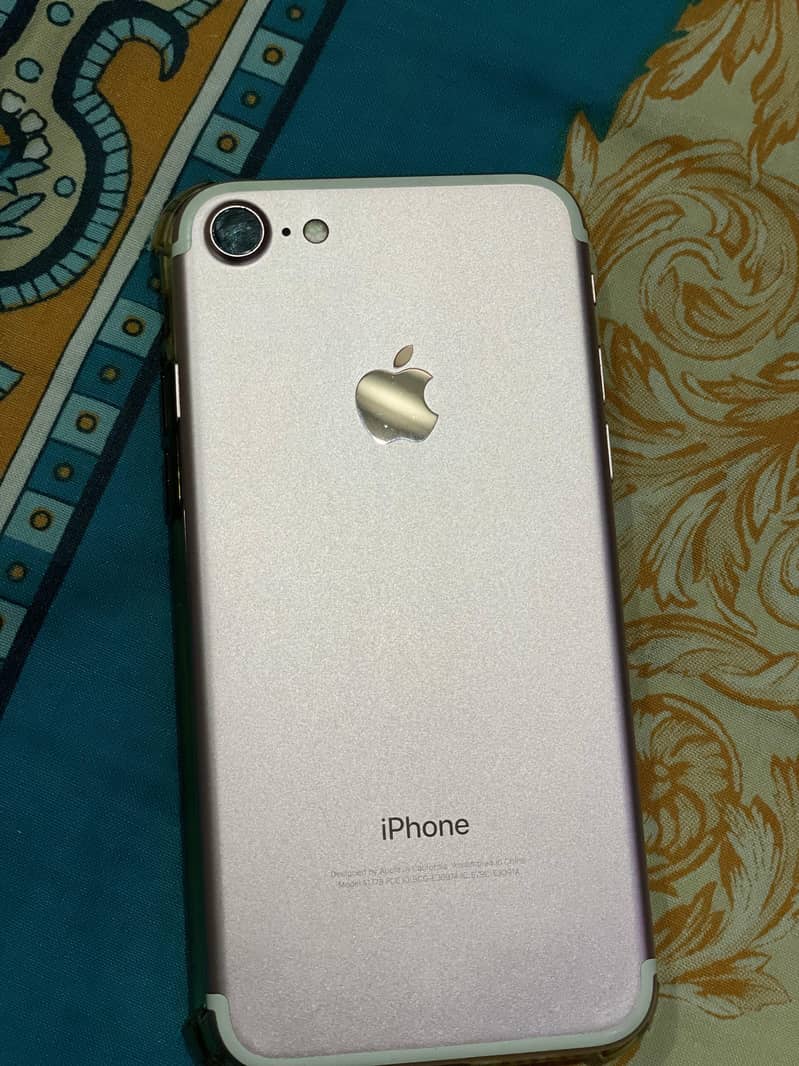 Apple iPhone 7 4