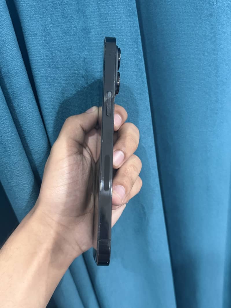 Apple iPhone 14 Pro Max 1