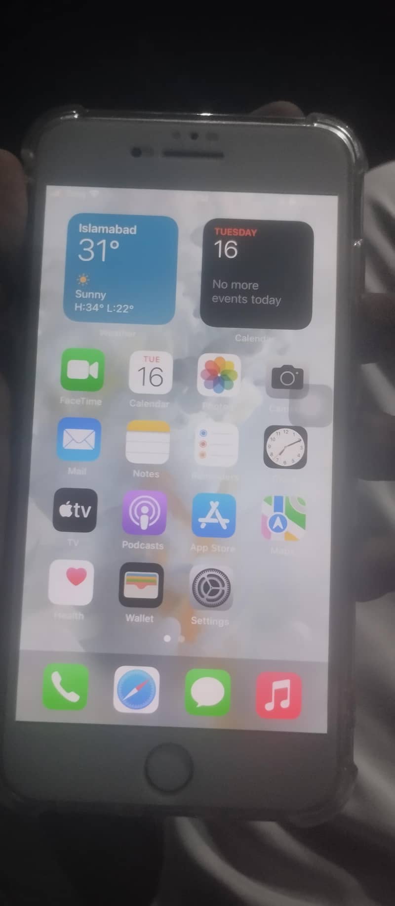 Apple iPhone 7 Plus 2