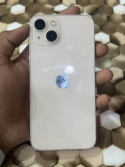 Apple iPhone 13