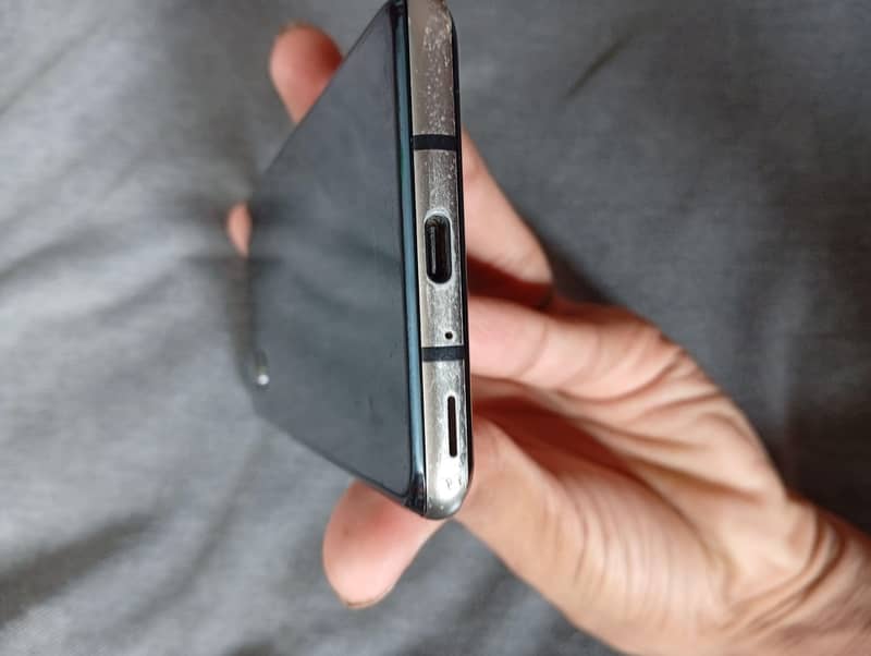 Sharp Aquos R3 0