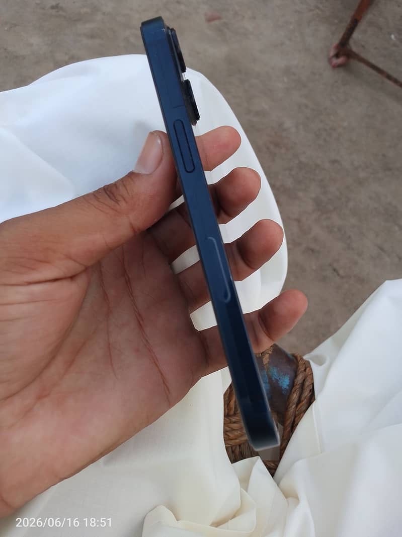 Apple iPhone 13 1