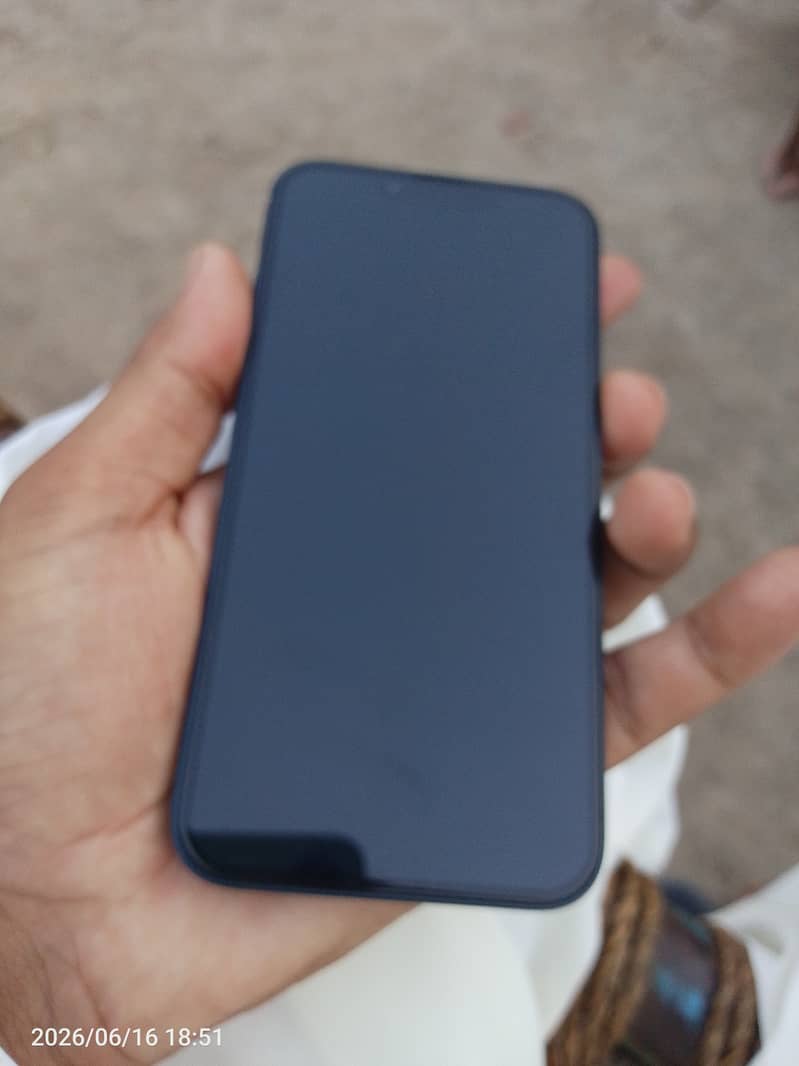 Apple iPhone 13 4