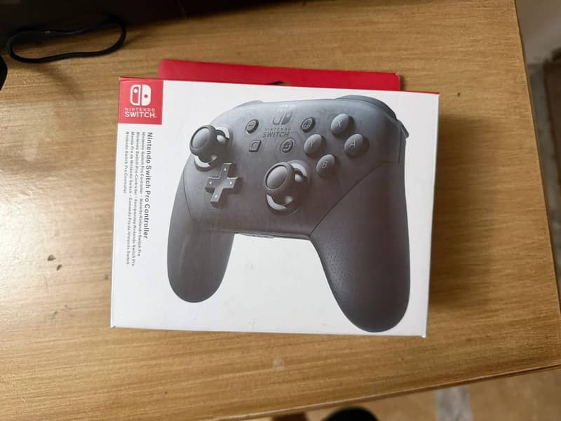 Nitendo Switch Pro Controller 0
