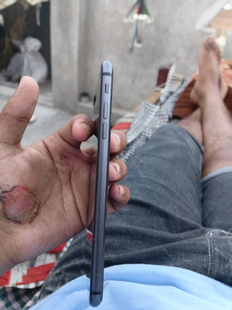 iPhone 8 Plus 2