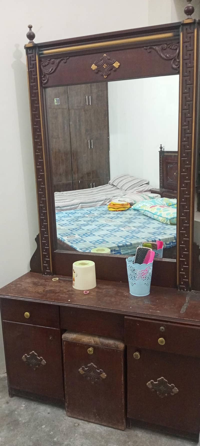 dressing table 1