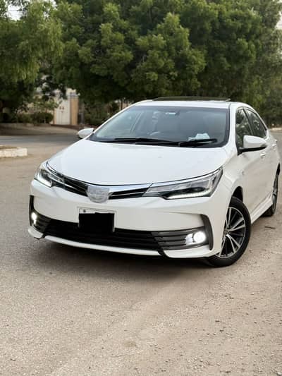 TOYOTA COROLLA ALTIS GRANDE1.8 2018 model 2018reg  75k milleage white