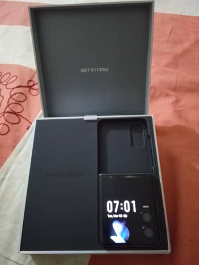 Infinix zero flip