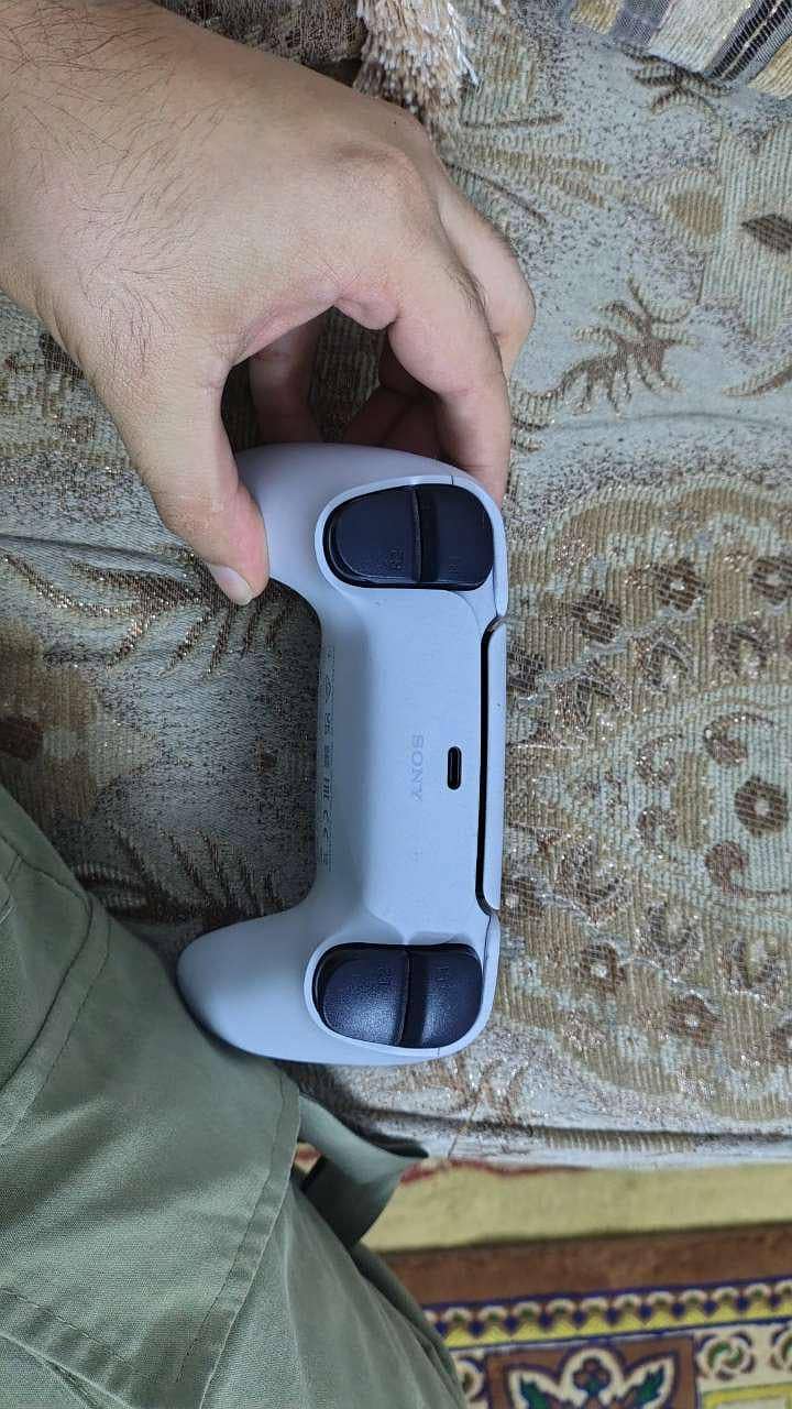 PS5 slim 4