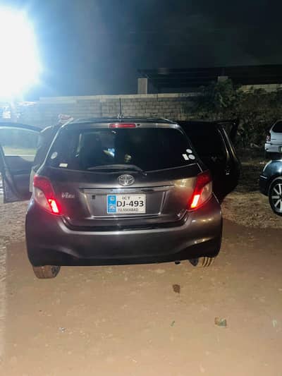Toyota Vitz 2011