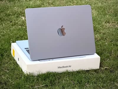 Apple Macbook Air M4 13” | 16GB 256GB | Only 4 Battery Cycles Used