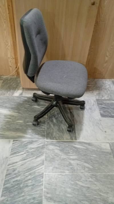 Office Chairs for Sale – Good Condition – 20 to 25 Available