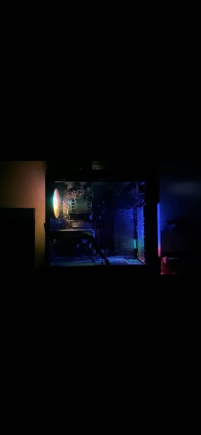 Selling gaming pc in 9 on 10 conditon