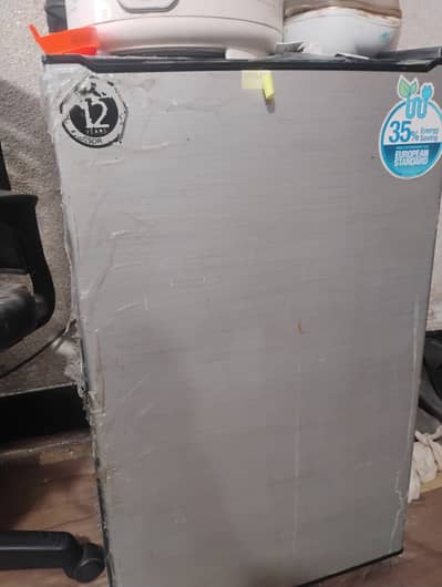 Dawlenece single Door Mini refrigerator