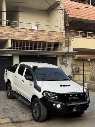 Toyota vigo 2008/14 in extra ordinary condition