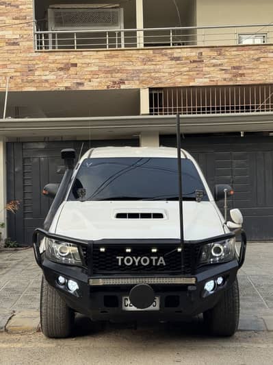 Toyota vigo 2008/14 in extra ordinary condition