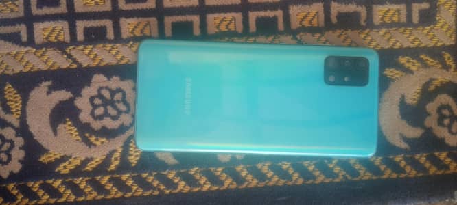 Samsung A51 6/128 exchange possible with Iphone.